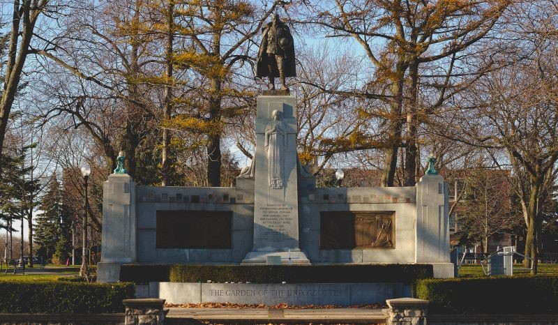 Cenotaph at Memorial Park. Photo by Tek Ang